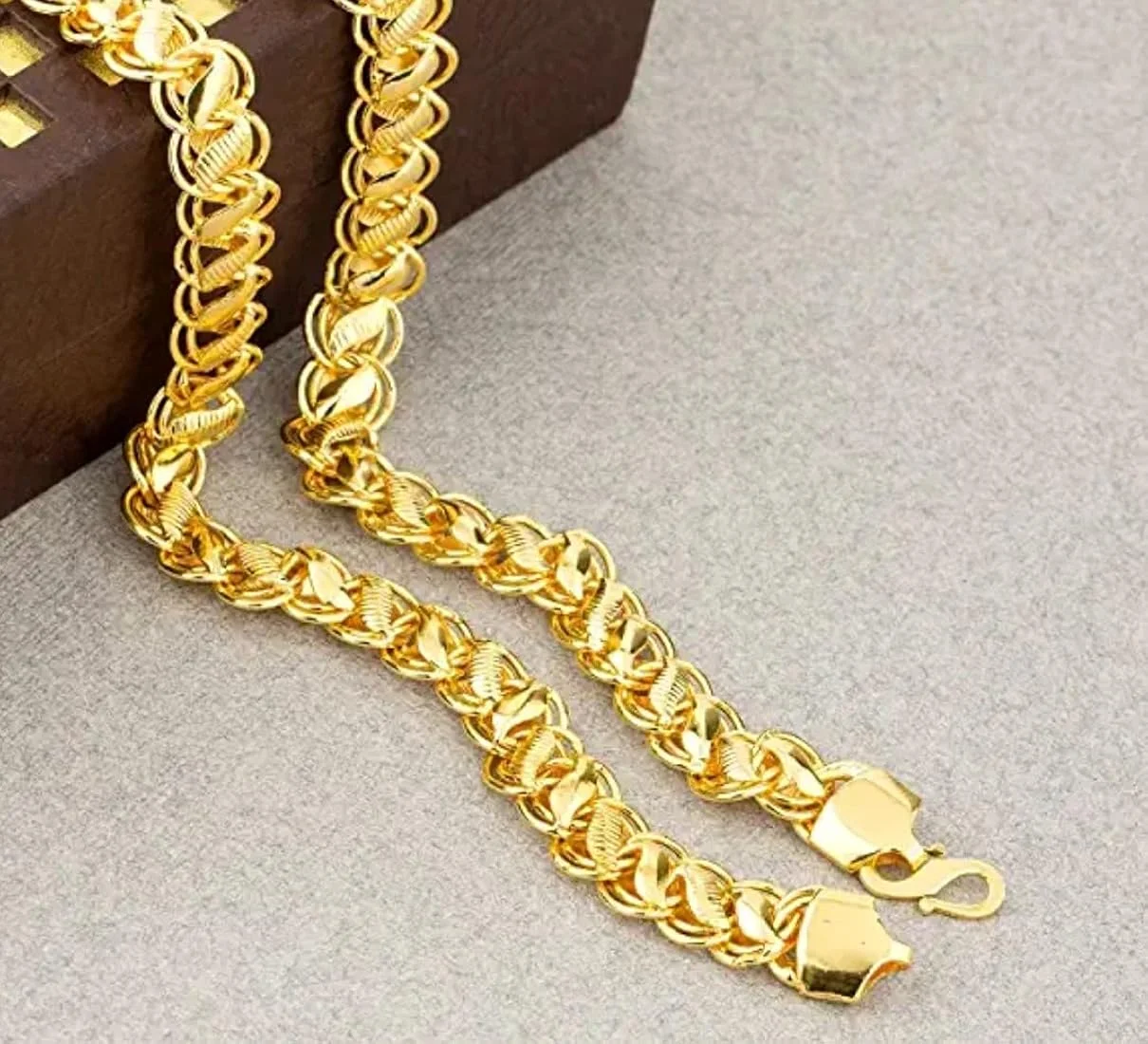 Artificial Chains