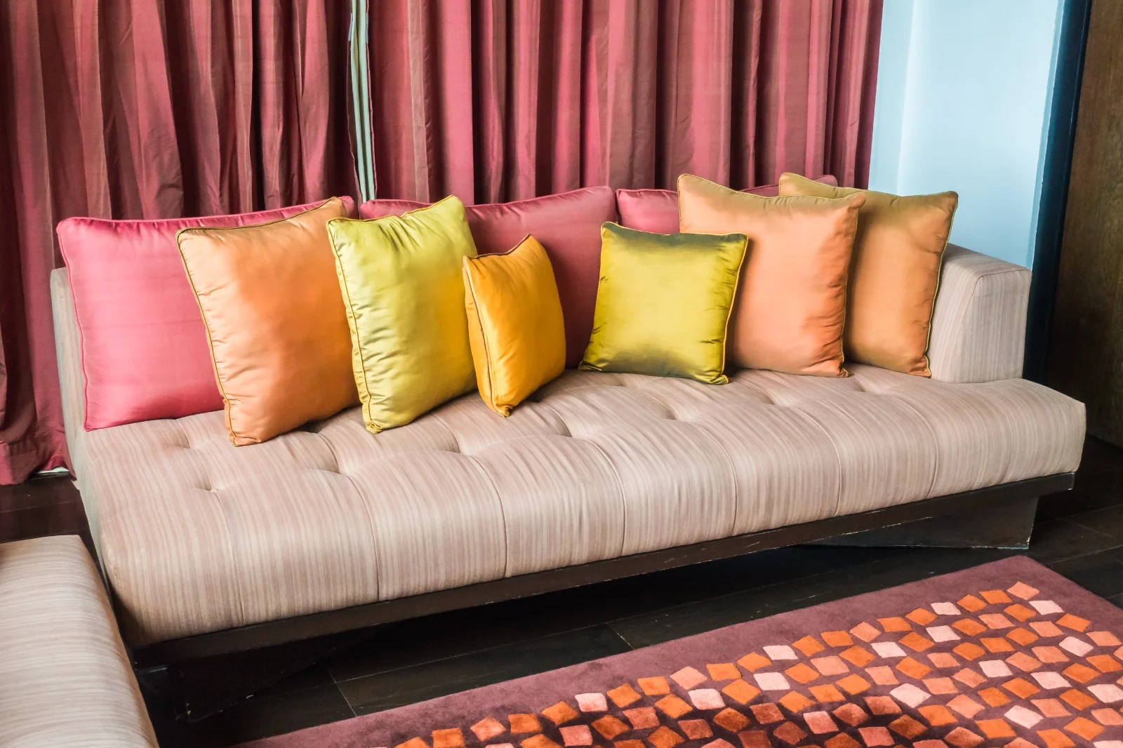 Cushions & Pillows